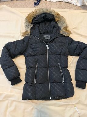 Guess Black Quilted Puffer Coat with Faux Fur Trim